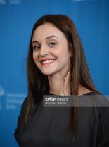 Pauline Burlet #1151223 picture (Portrait Medium)