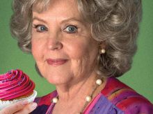 Pauline Collins photo
