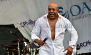 Peabo Bryson