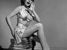 Peggie Castle