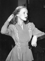 Peggy Cummins