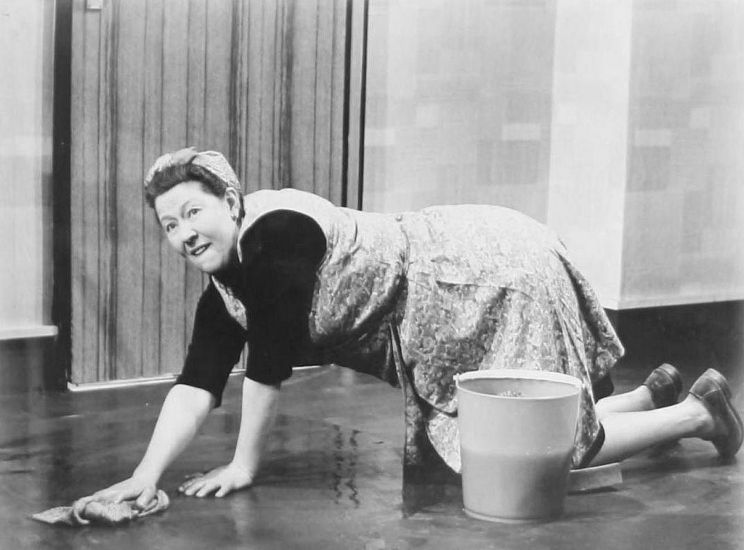 Peggy Mount