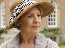 Penelope Wilton