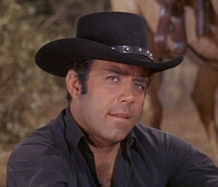 Pernell Roberts