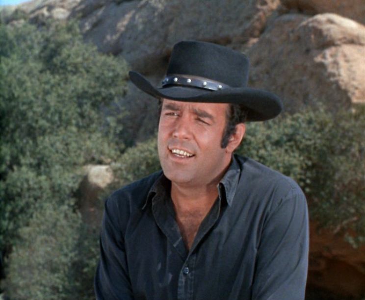 Pernell Roberts