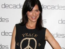 Perrey Reeves