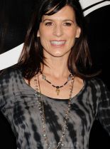 Perrey Reeves