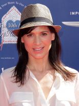 Perrey Reeves