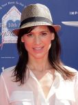 Perrey Reeves