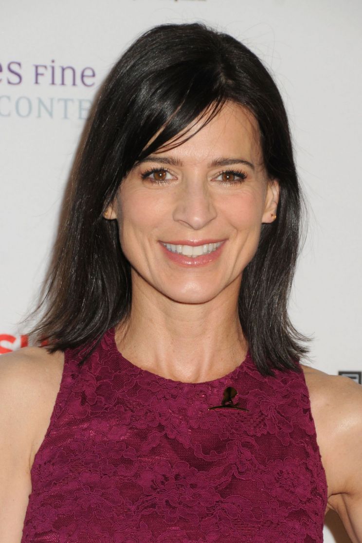 Perrey Reeves