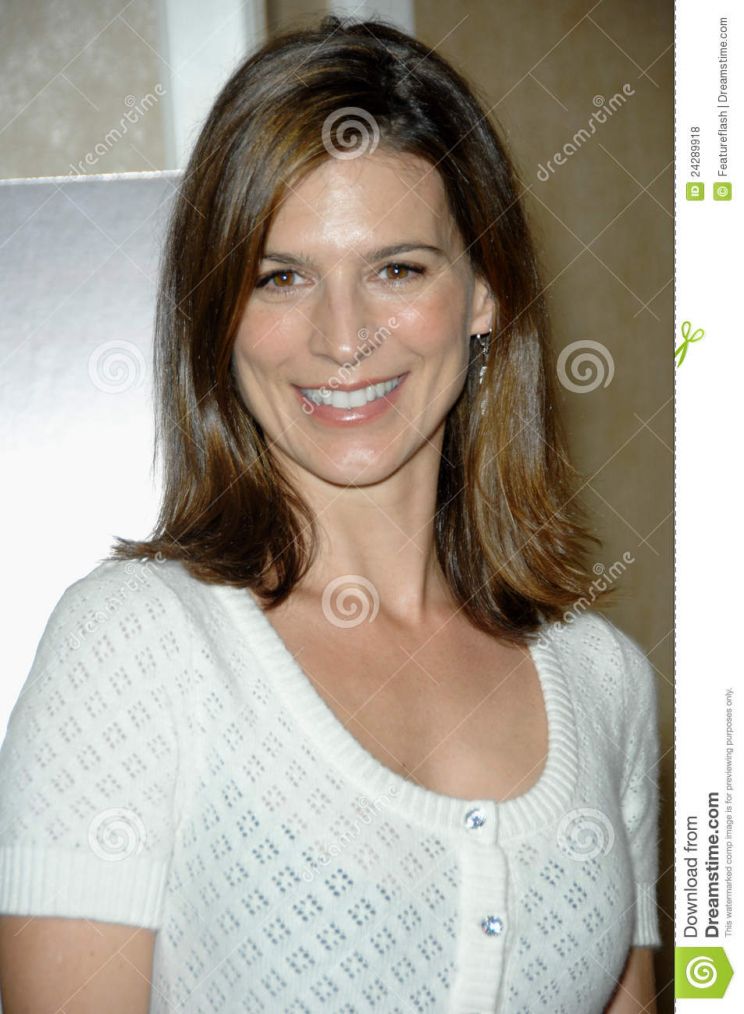 Perrey Reeves