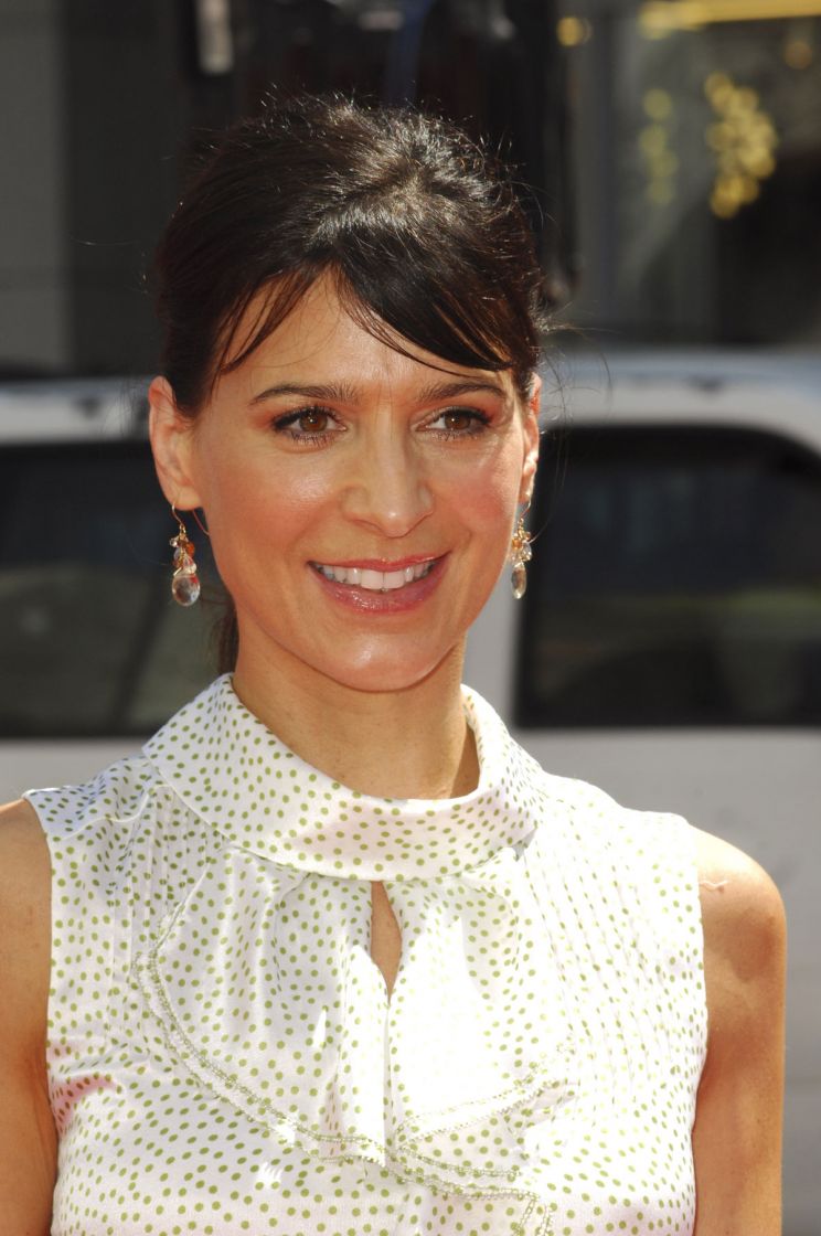 Perrey Reeves