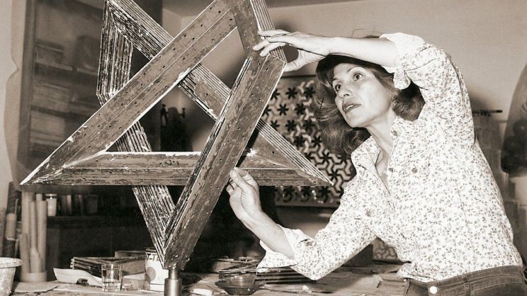 Persia Monir