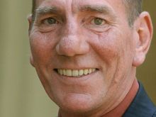 Pete Postlethwaite