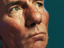 Pete Postlethwaite