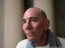 Pete Postlethwaite