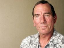 Pete Postlethwaite