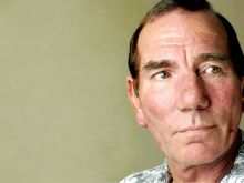 Pete Postlethwaite