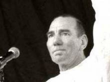 Pete Postlethwaite