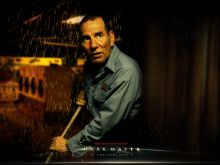 Pete Postlethwaite