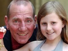 Pete Postlethwaite
