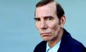 Pete Postlethwaite