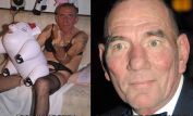 Pete Postlethwaite