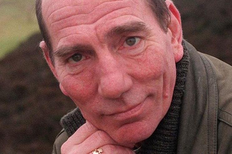 Pete Postlethwaite