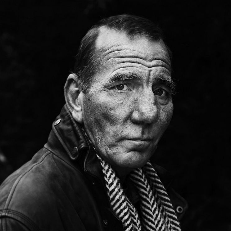 Pete Postlethwaite