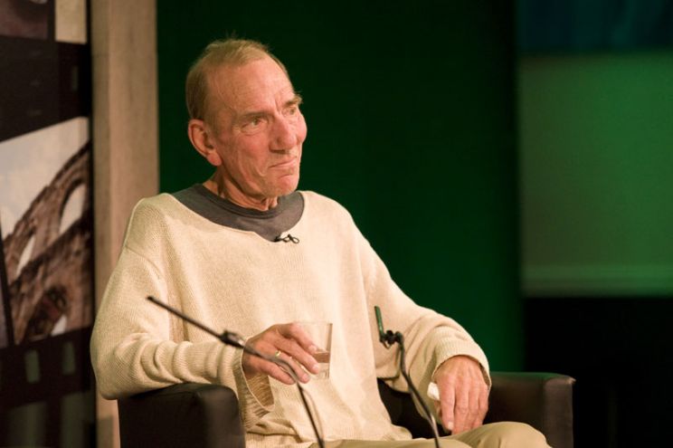 Pete Postlethwaite