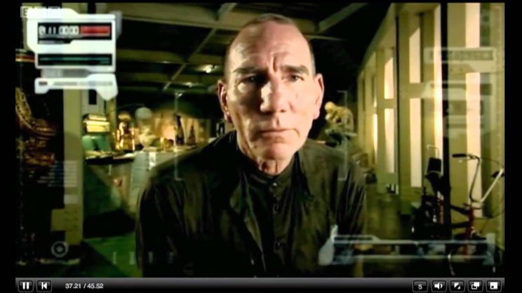 Pete Postlethwaite