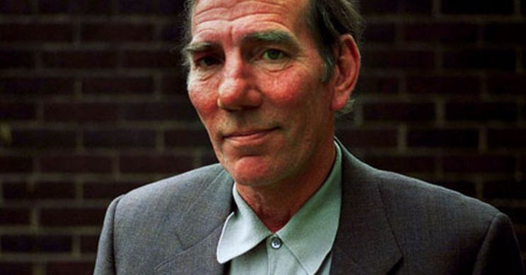 Pete Postlethwaite