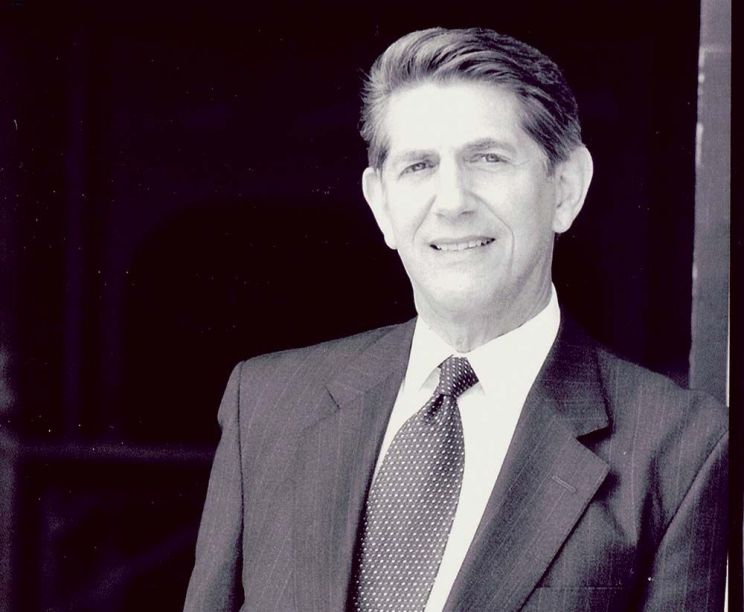 Peter Coyote