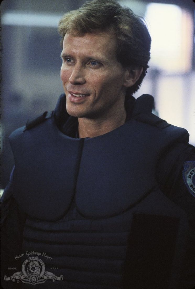 Peter Weller