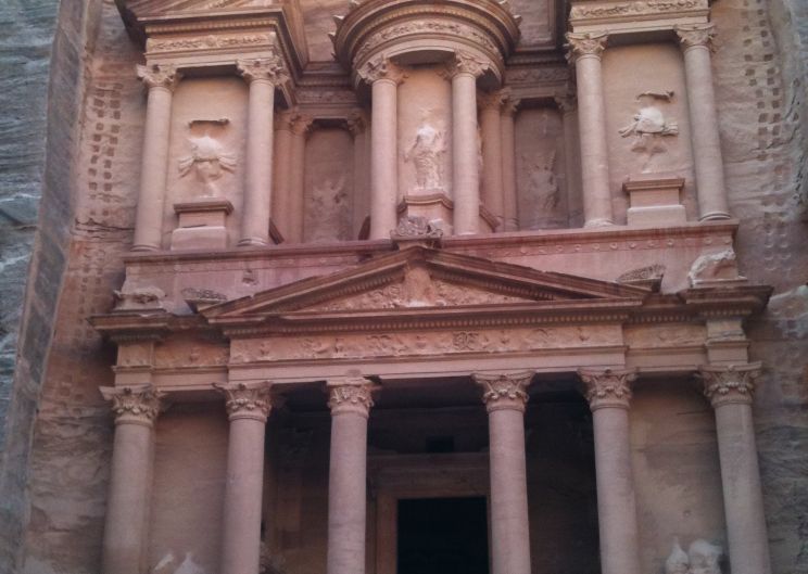 Petra Lo