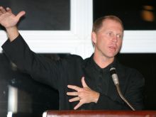 Phil Hendrie