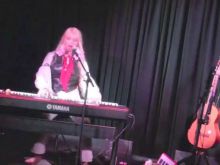 Phoebe Legere #3231650 picture (Landscape Medium)