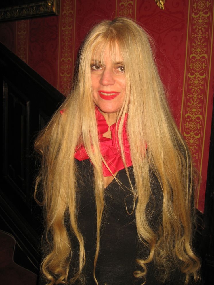 Phoebe Legere