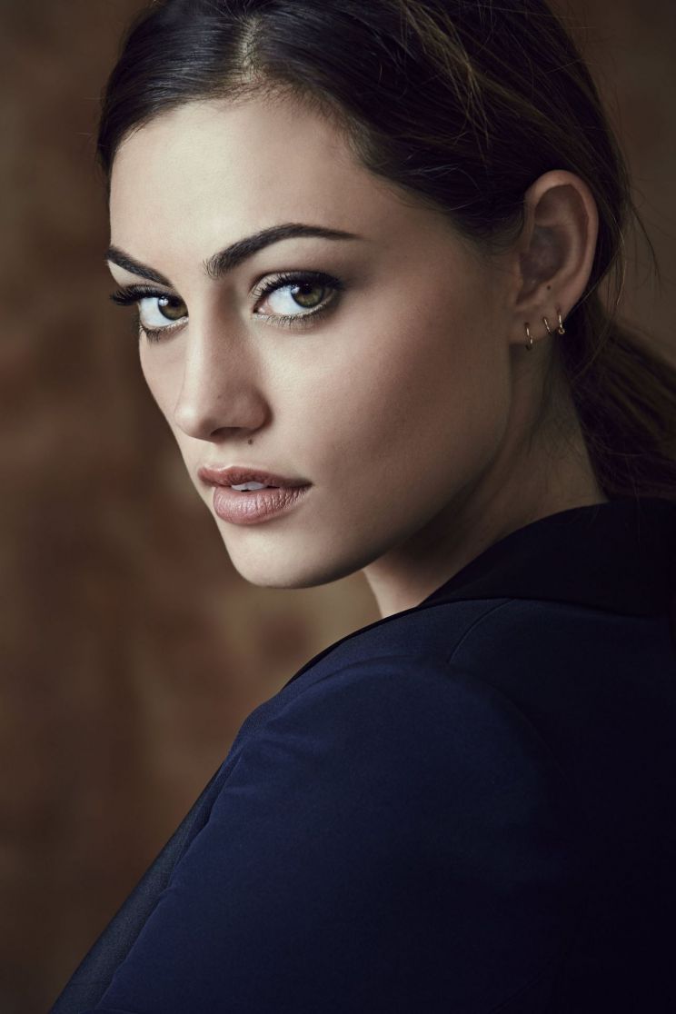 Phoebe Tonkin