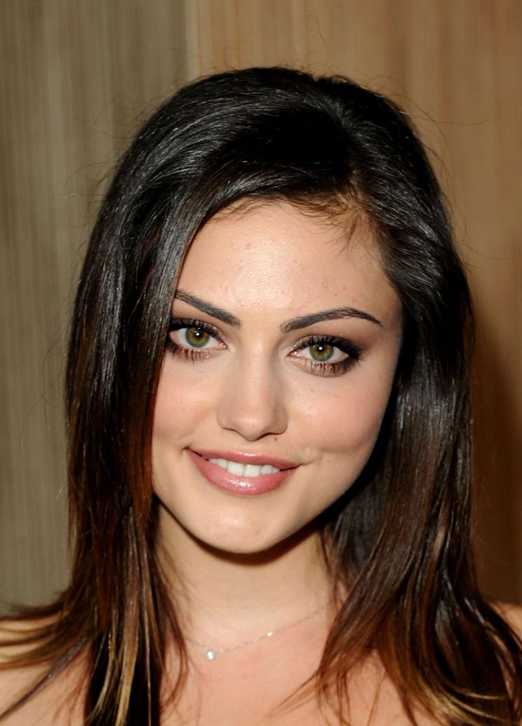 Phoebe Tonkin