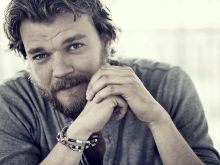 Pilou Asbæk