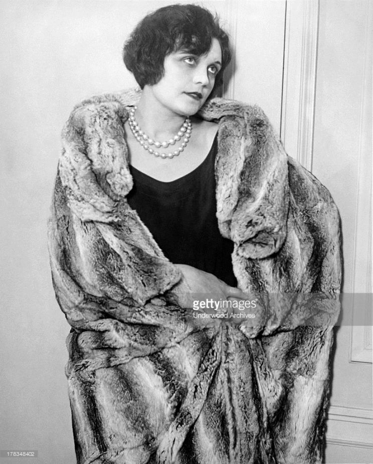 Pola Negri