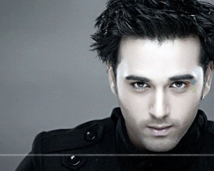 Pulkit Samrat