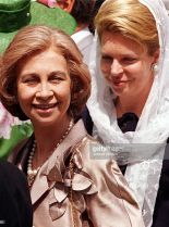 Queen Noor photo