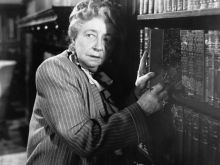 Queenie Leonard