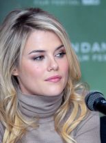 Rachael Taylor photo