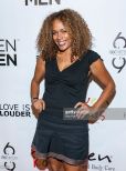 Rachel True