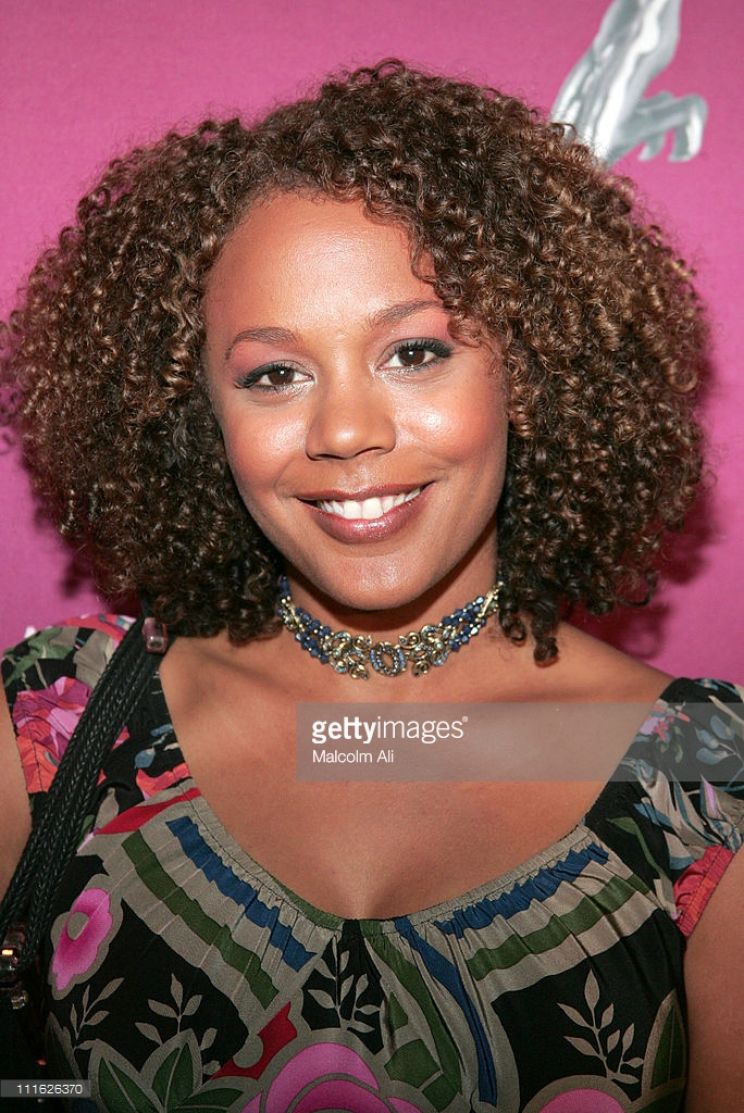 Rachel True