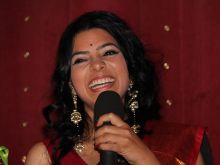 Rajshri Deshpande #1994525 picture (Landscape Medium)