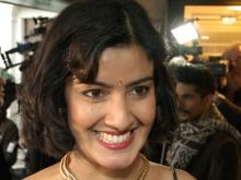 Rakhee Thakrar